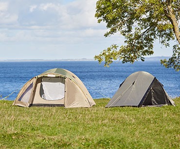 Две палатки в двор.