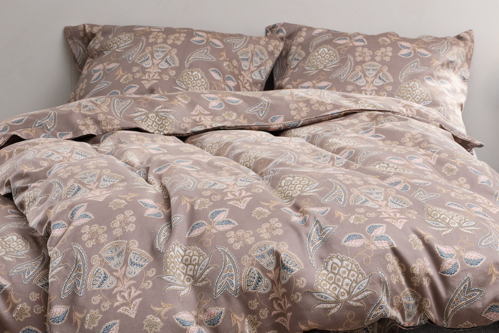 Спално бельо от сатен