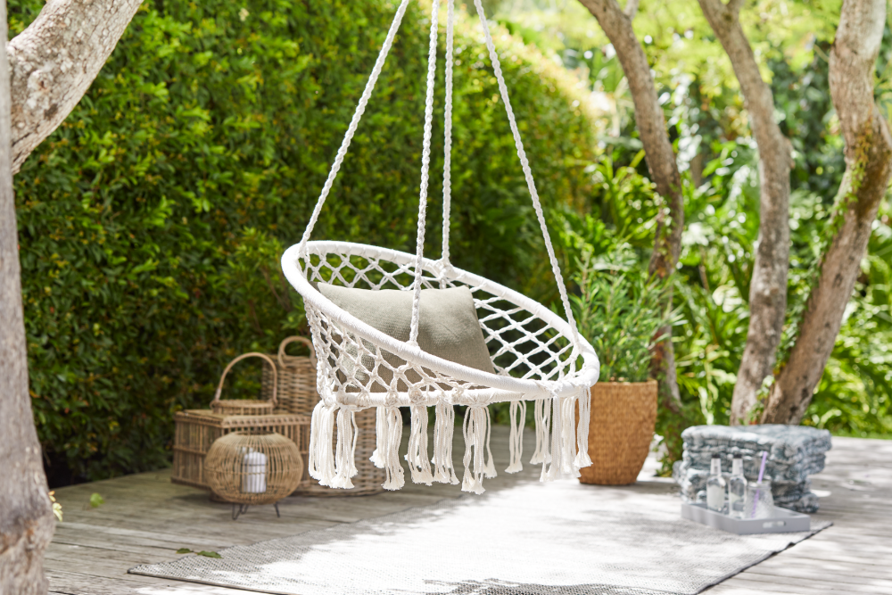 Висящи столове