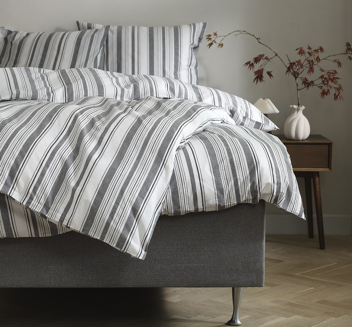 Спалното бельо IDA е изработено от 100% памук, сертифициран по OEKO-TEX® STANDARD 100, Better Cotton IDA комплект спално бельо на райета
