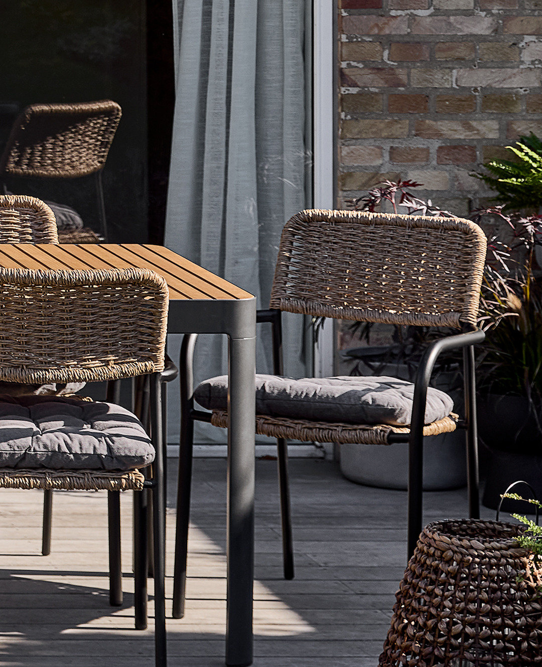 Градински стол на открито