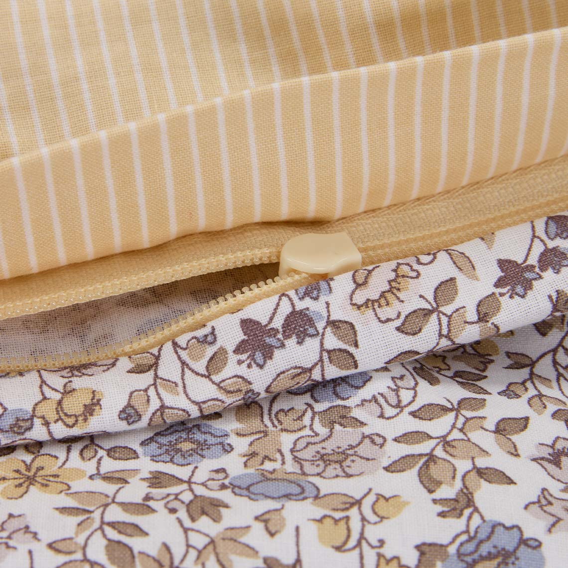 Спално бельо NIKOLINE Памучно спално бельо с малки пастелни цветя и нюанси на лилаво и жълто