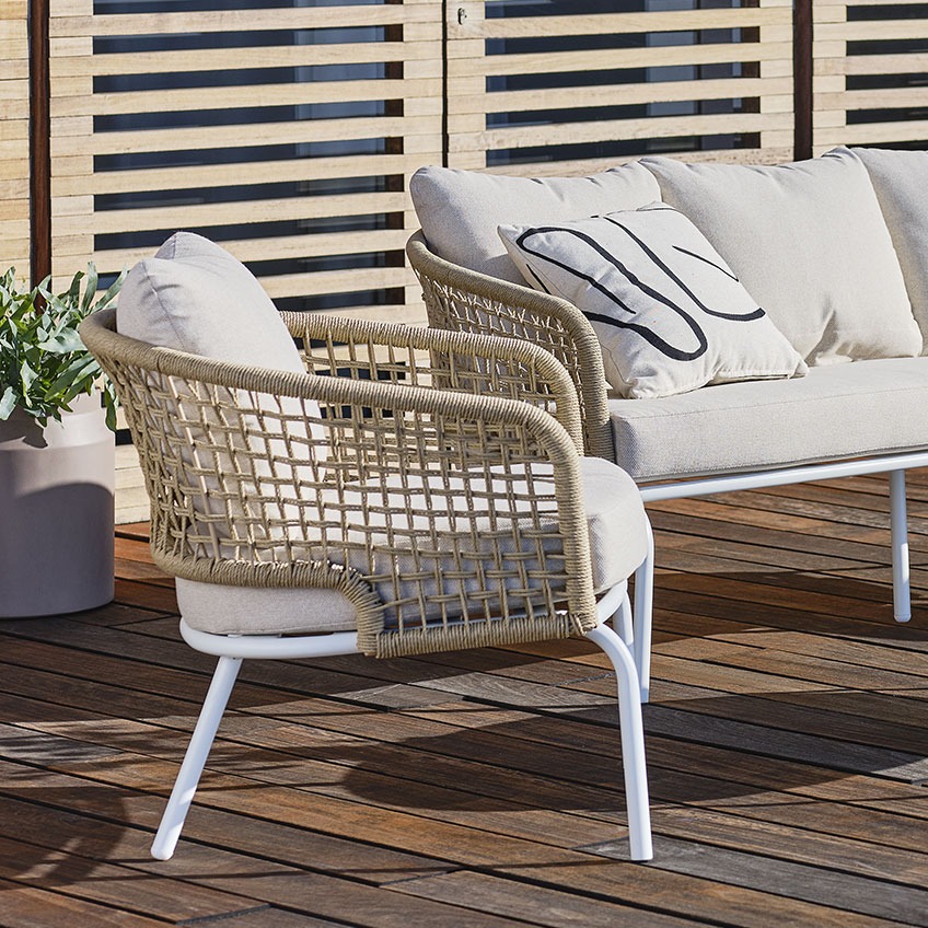 Комплект градински мебели в светло бял цвят от бързосъхнещ материал